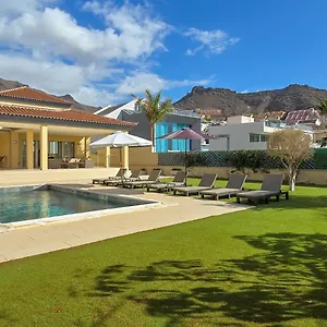 Villa 5 Bedrooms, Costa Adeje (Tenerife)